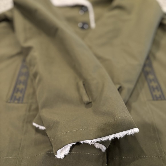 Olive Green Faux Sherpa Lined Jacket Size Medium Button Front Jacket Outerwear - Picture 6 of 8